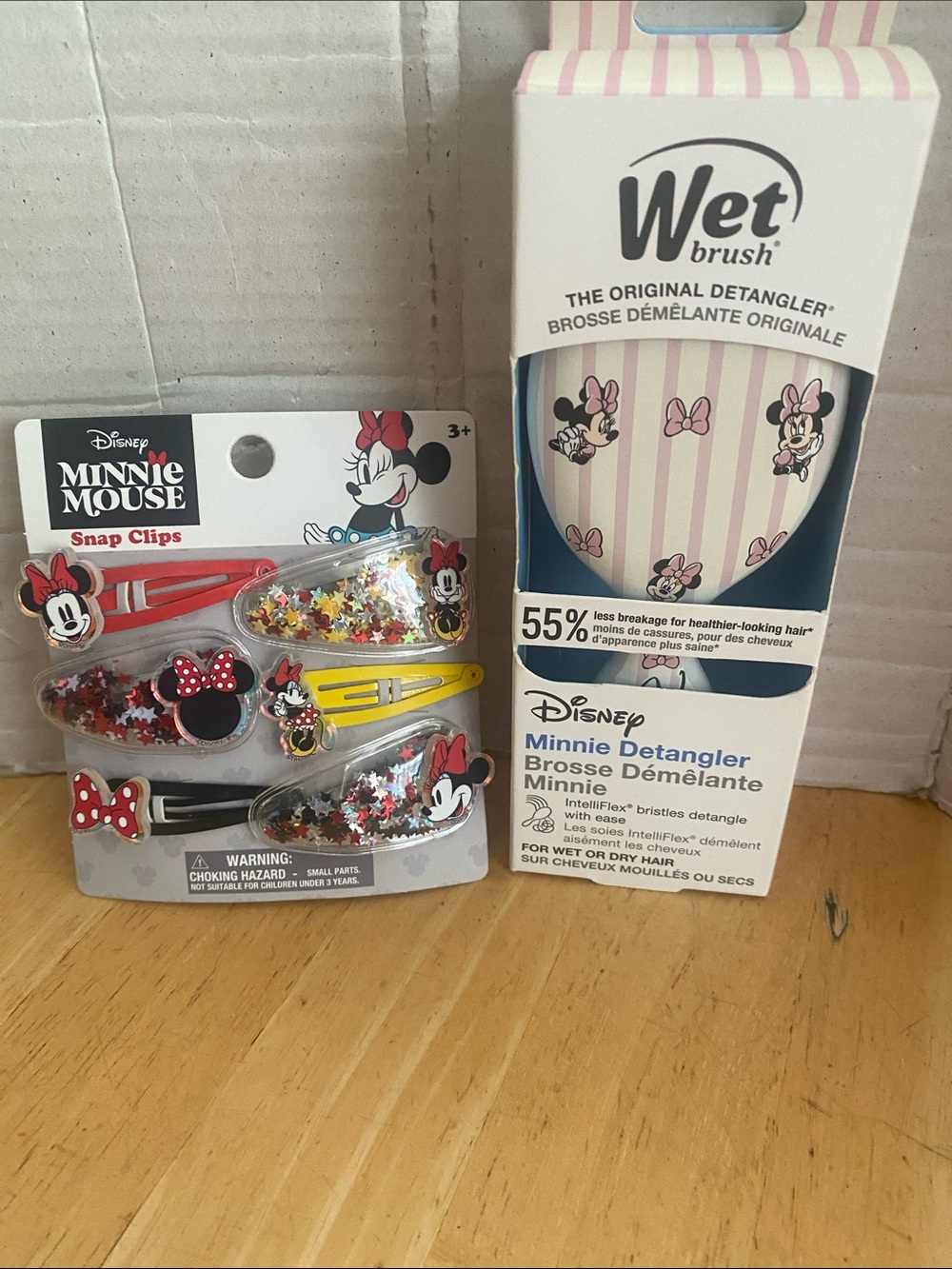 Set Disney Minnie Mouse mini Wet Brush Detangler & 6 Minnie Mouse hair clips NWT